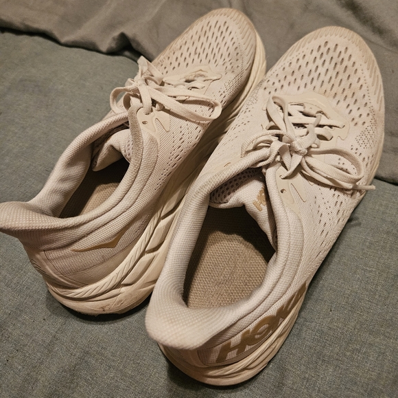 Hoka white cliffton shoes - Picture 6 of 6